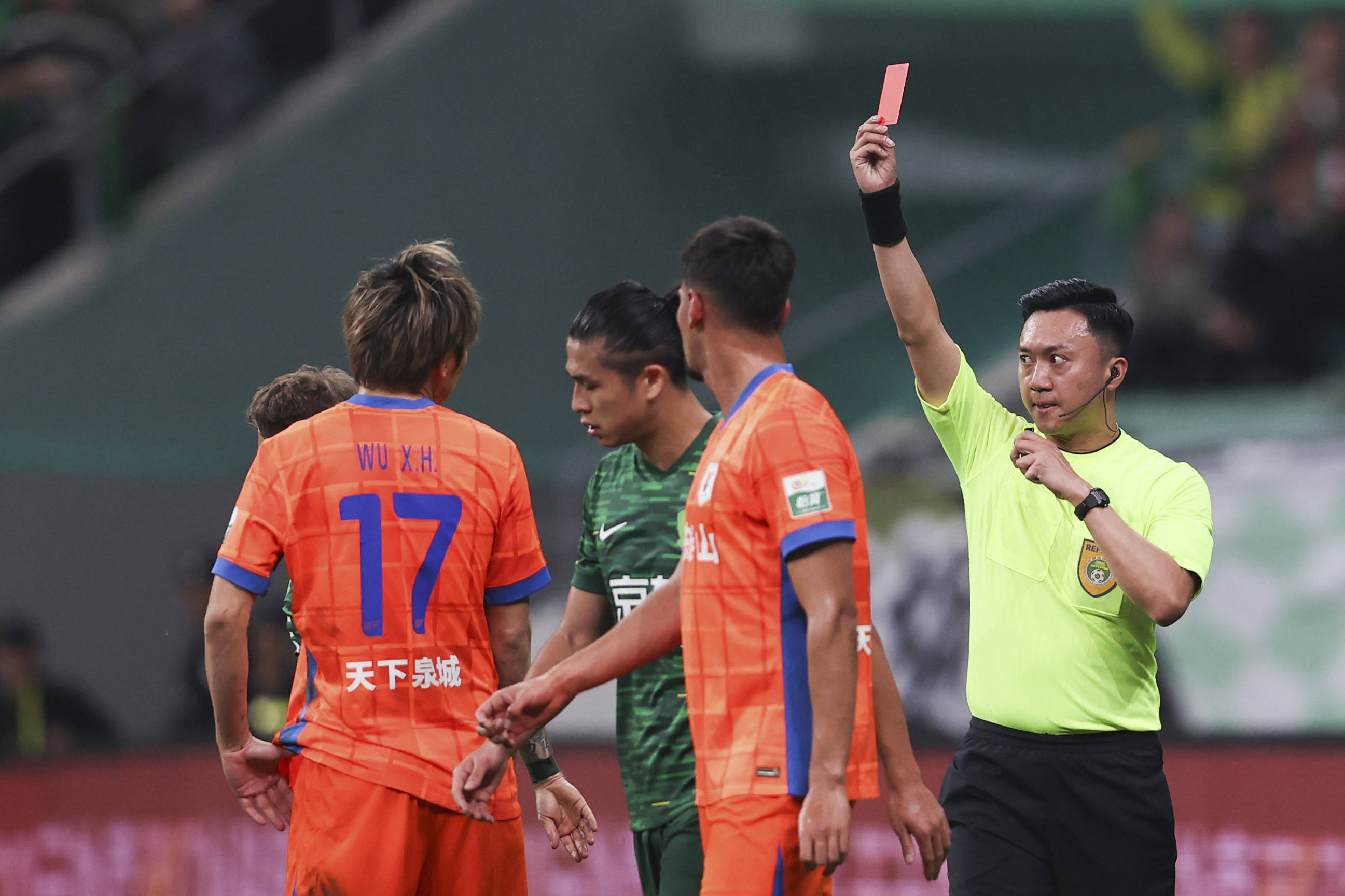 关于赛后中超焦点战，塞维利亚刷新队史纪录，赛场秩序良好，年轻球员得到机会的信息