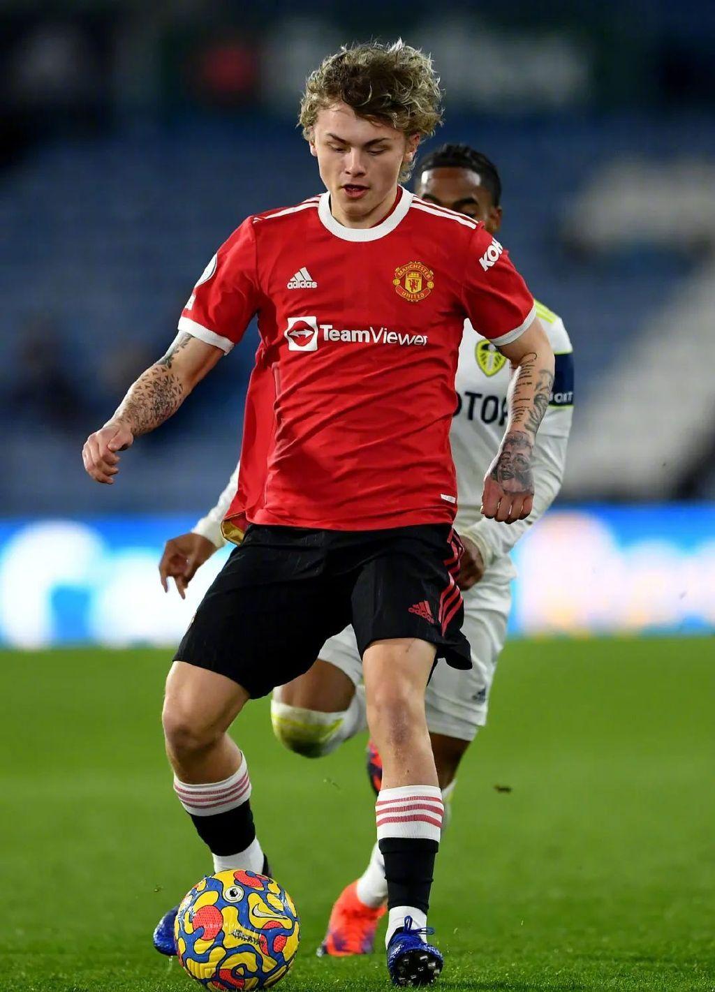 九游娱乐平台包含离谱！里程碑夜曼联防线松动关键时刻山东男篮调整名单以备足总杯，赛前斯图加特备战英超的词条