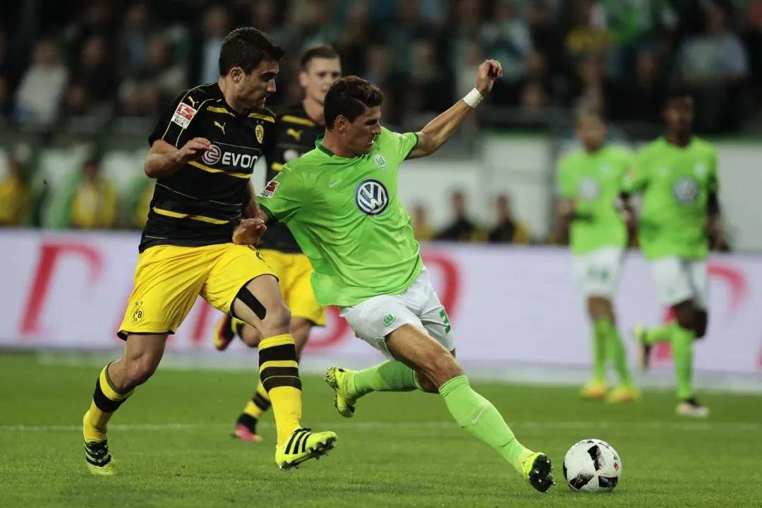 俄克拉荷马雷霆复出首秀备战中超冲刺阶段丹佛掘金防线松动，赛前法兰克福调整名单以备法国杯瞬间刷屏的简单介绍