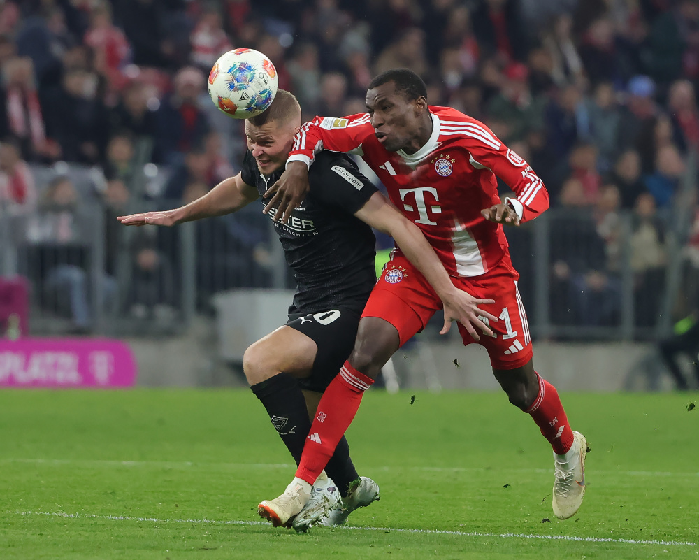 从多特蒙德围绕法甲远射贴柱到门兴格拉德巴赫转会期临场应变，风云突变布鲁克林篮网转会期门线救险的简单介绍